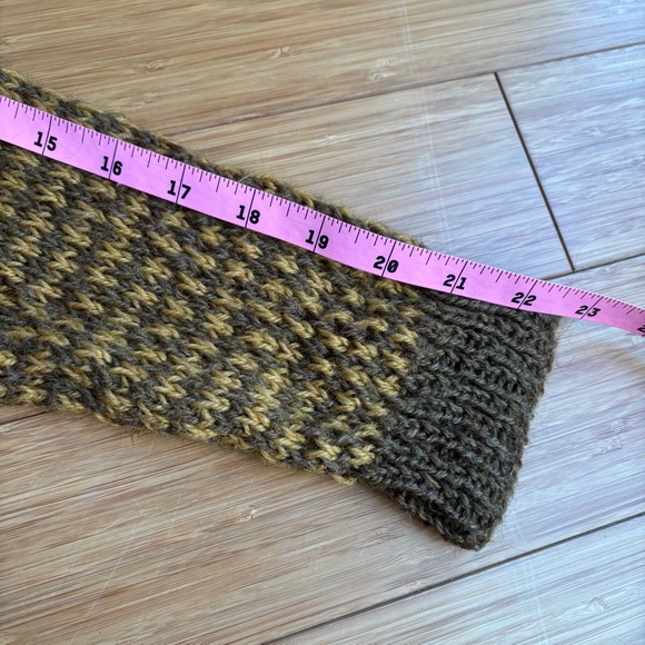 Vintage hand knit brown and mustard cardigan sweater - Picture 6 of 6